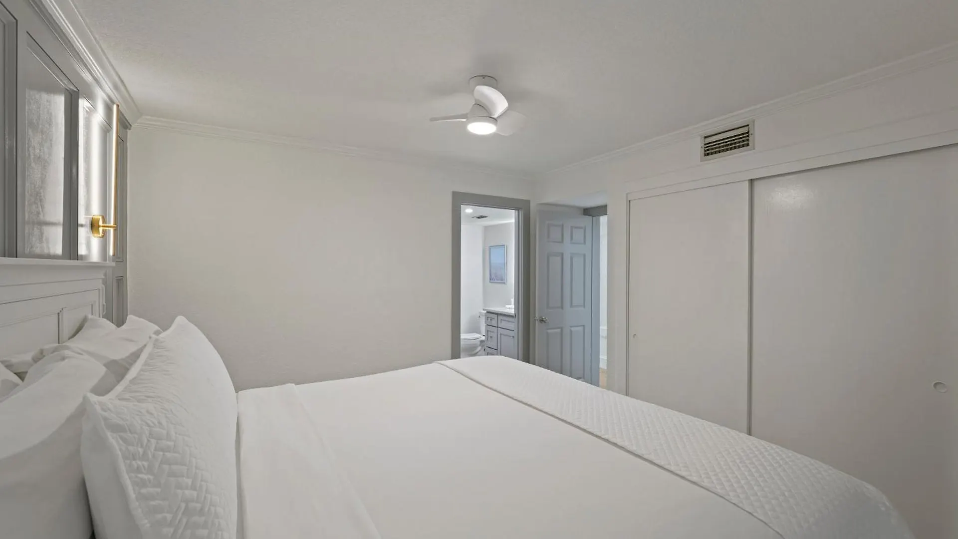 New Listing! Just Renovated! 1Br 2Ba Condo! Destin 0*,