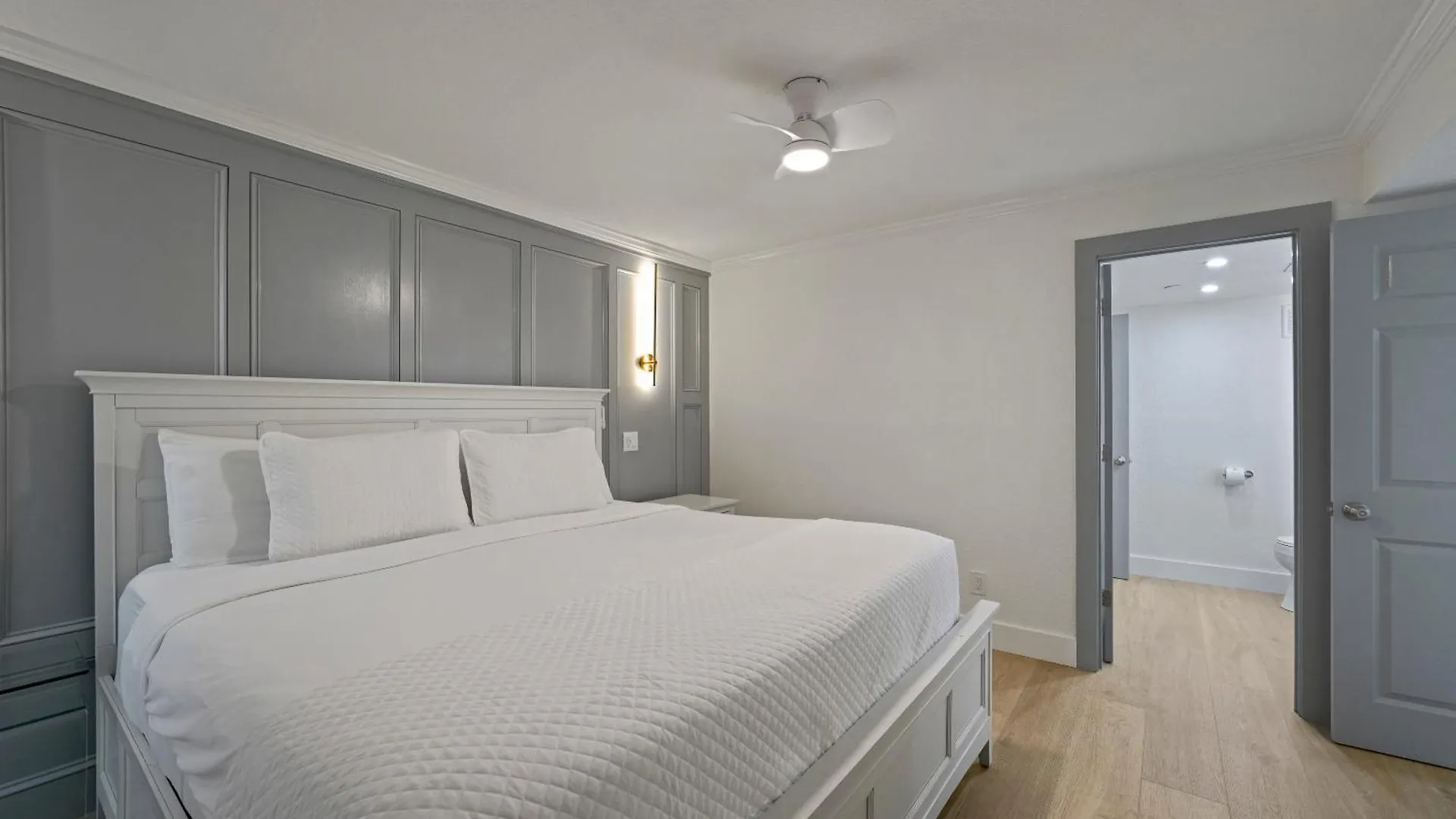 New Listing! Just Renovated! 1Br 2Ba Condo! Destin United States