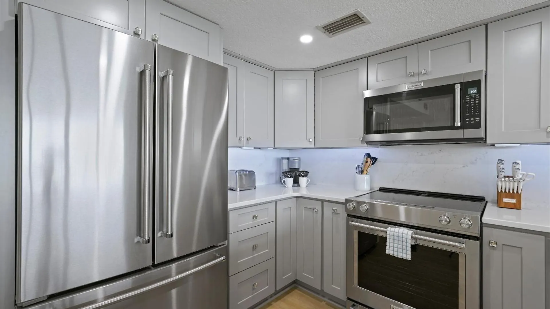 Apartment New Listing! Just Renovated! 1Br 2Ba Condo! Destin