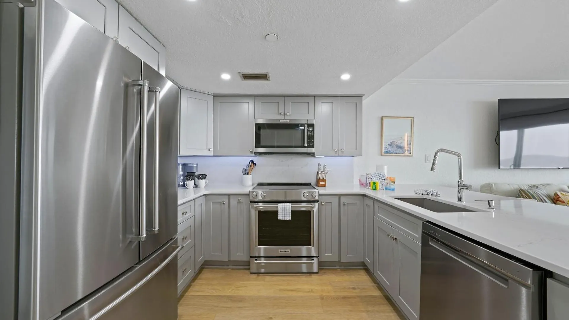 Apartment New Listing! Just Renovated! 1Br 2Ba Condo! Destin United States