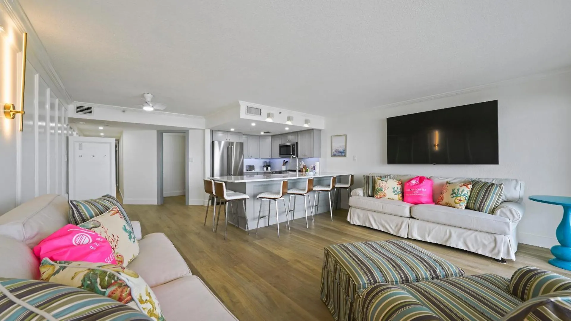 New Listing! Just Renovated! 1Br 2Ba Condo! Destin